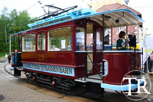 410907